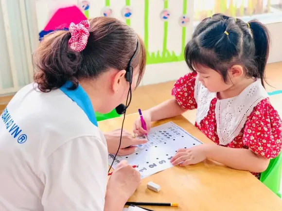 Kinh nghiệm chọn trường mầm non phù hợp cho bé – 8 tiêu chí phụ huynh không nên bỏ qua